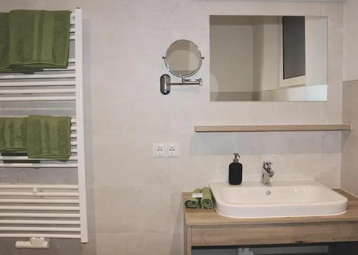 Viersterne Apartamento Neustift im Stubaital